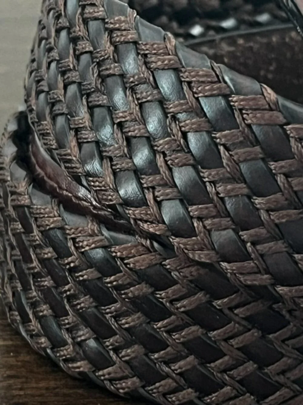 Tommy Bahama Brown Leather Belt Woven Pattern Silver Buckle Men's 40